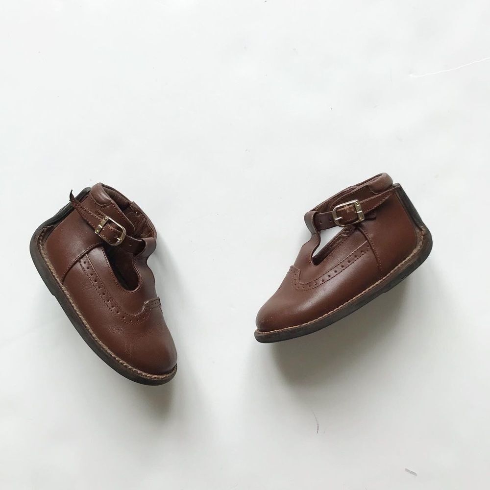Vintage PIbe brown Oxford T-strap shoes size 5.5